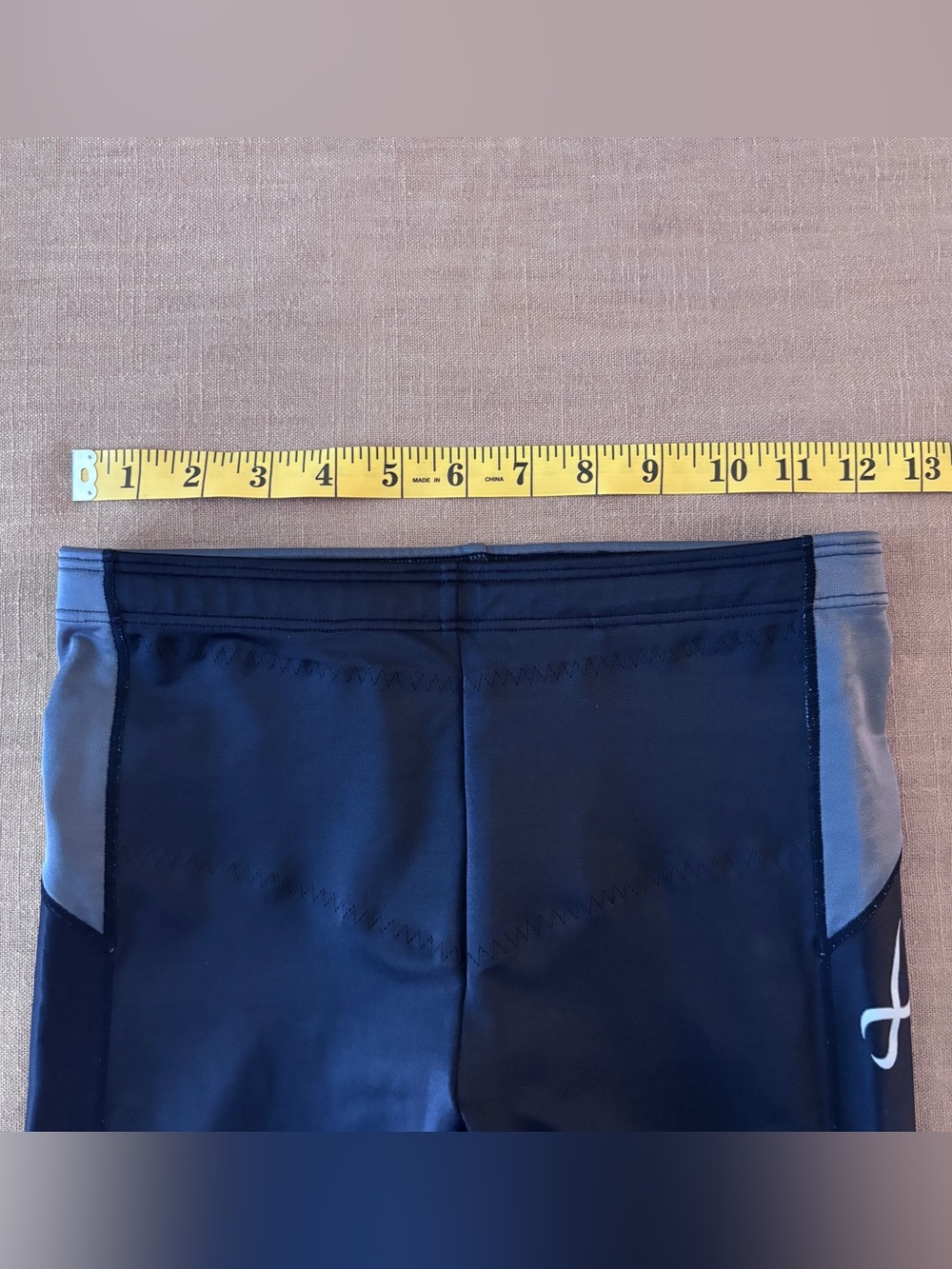 CW-X Compression Running Leggings Size M Black Gray Athletic - Picture 6 of 8